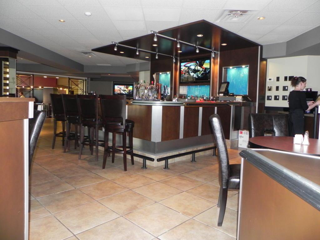 Quality Inn & Suites Bay Front Sault Ste. Marie Exterior photo
