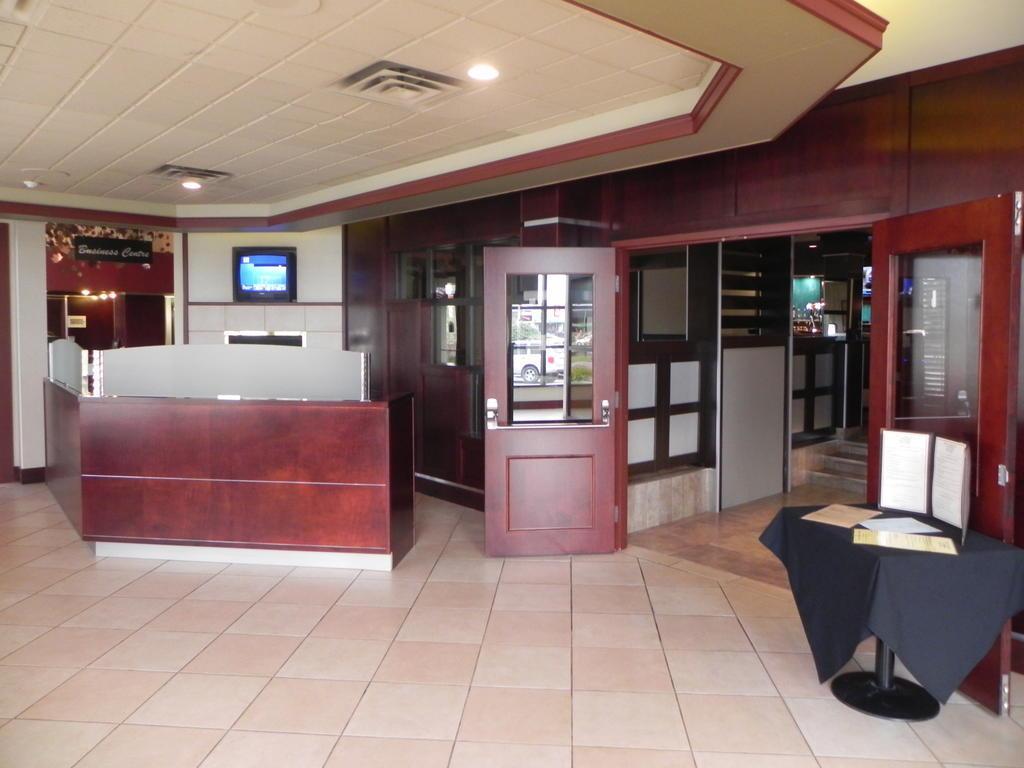 Quality Inn & Suites Bay Front Sault Ste. Marie Exterior photo