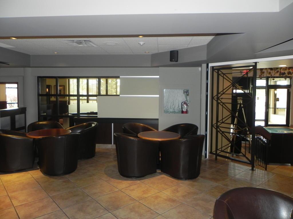 Quality Inn & Suites Bay Front Sault Ste. Marie Exterior photo