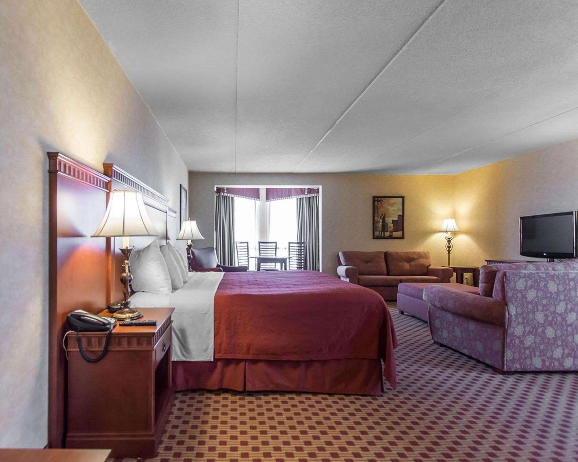 Quality Inn & Suites Bay Front Sault Ste. Marie Exterior photo