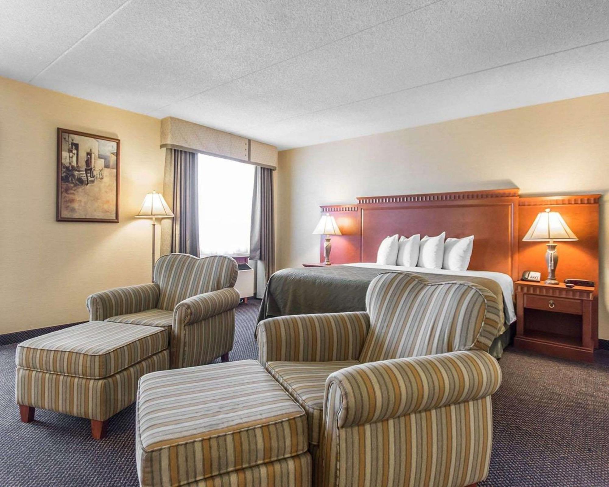 Quality Inn & Suites Bay Front Sault Ste. Marie Exterior photo