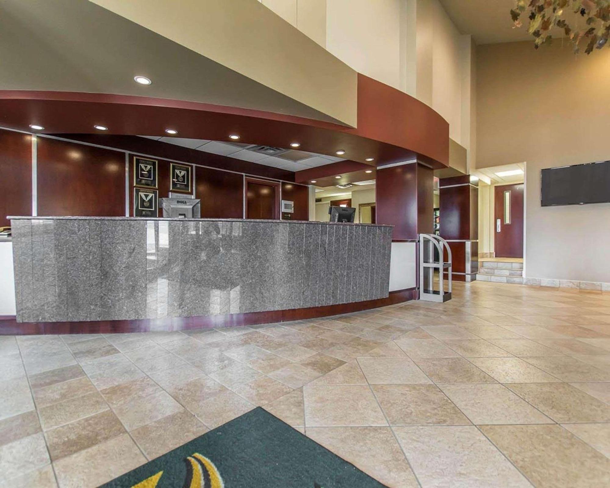Quality Inn & Suites Bay Front Sault Ste. Marie Exterior photo