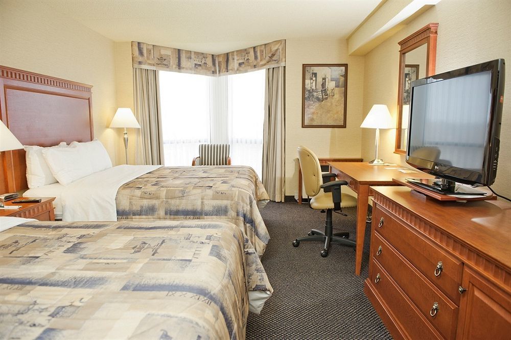 Quality Inn & Suites Bay Front Sault Ste. Marie Exterior photo