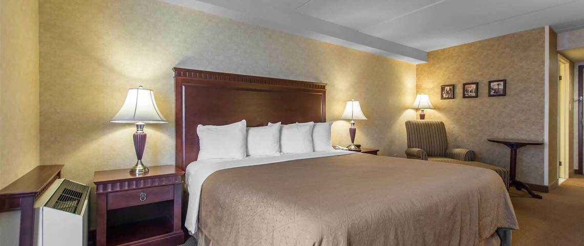 Quality Inn & Suites Bay Front Sault Ste. Marie Exterior photo